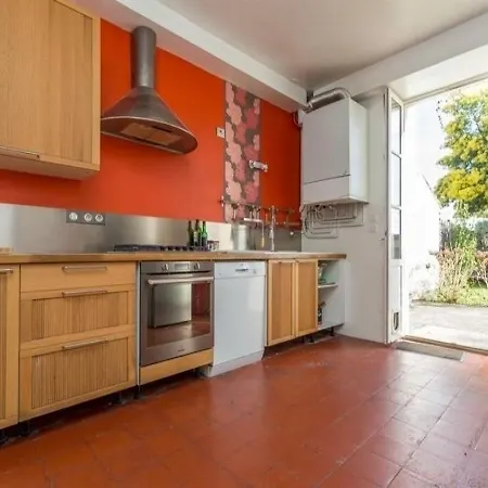 House Maison De Ville Avec Jardin Et Garage, Proximite Du Centre Ville, 6 A 8 Pers