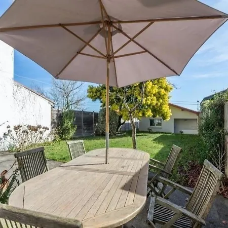 House Maison De Ville Avec Jardin Et Garage, Proximite Du Centre Ville, 6 A 8 Pers Biarritz